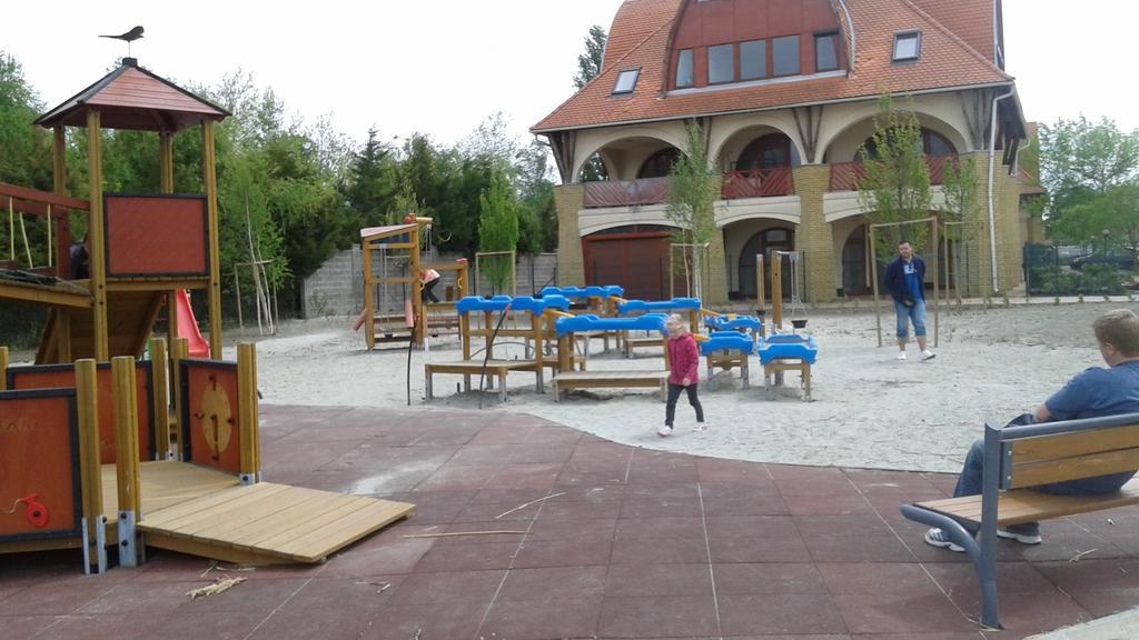 Villa Napsugar Nyaralo Fonyód Esterno foto