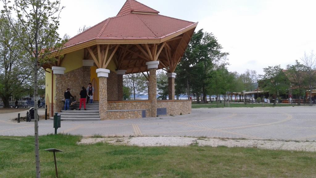 Villa Napsugar Nyaralo Fonyód Esterno foto