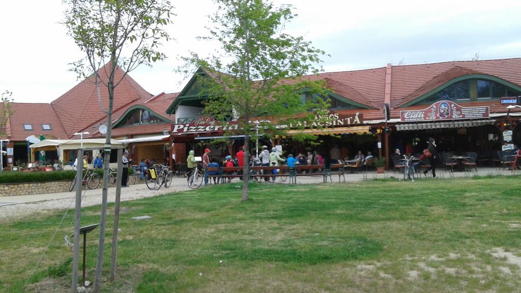 Villa Napsugar Nyaralo Fonyód Esterno foto